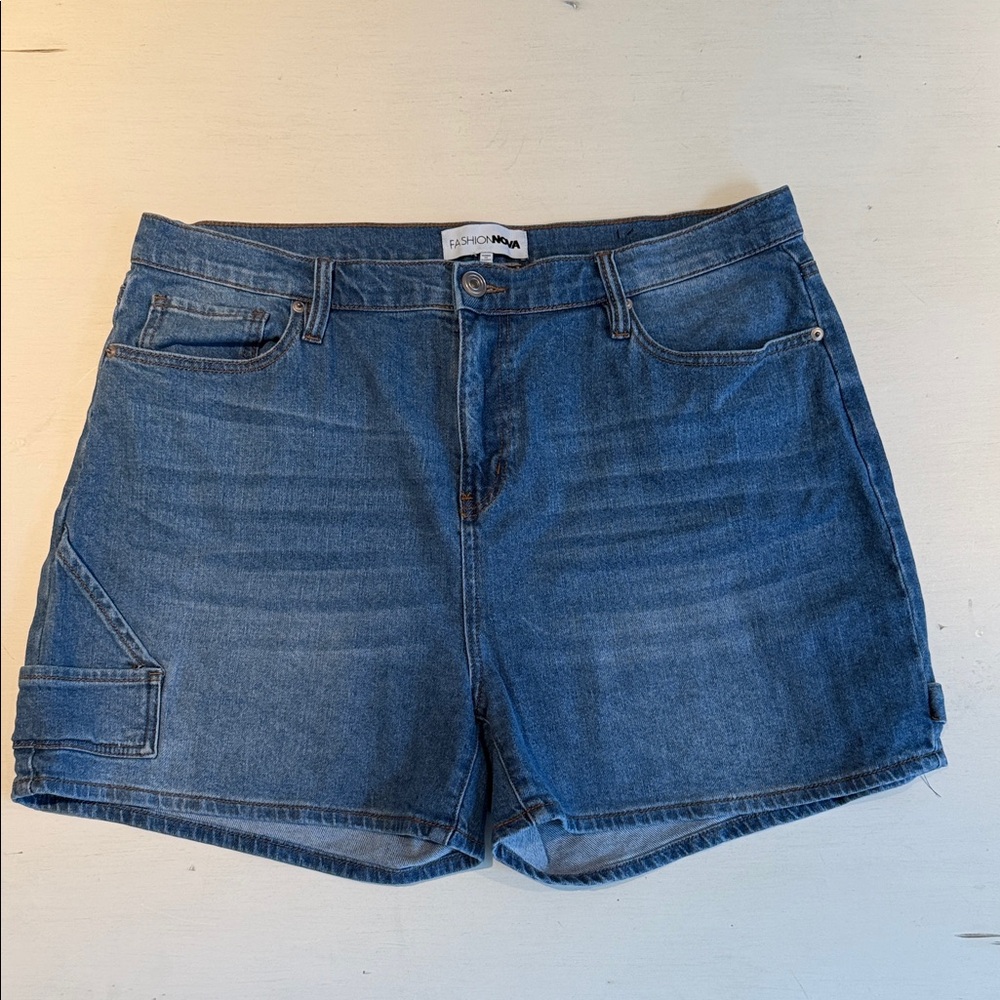 Fashion Nova Blue Jean Shorts sz 16 💙💙💙